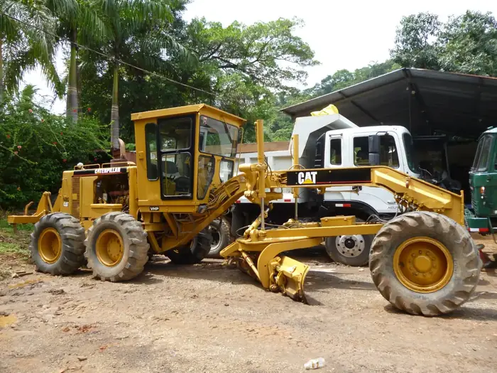 Cat 140G motor grader.