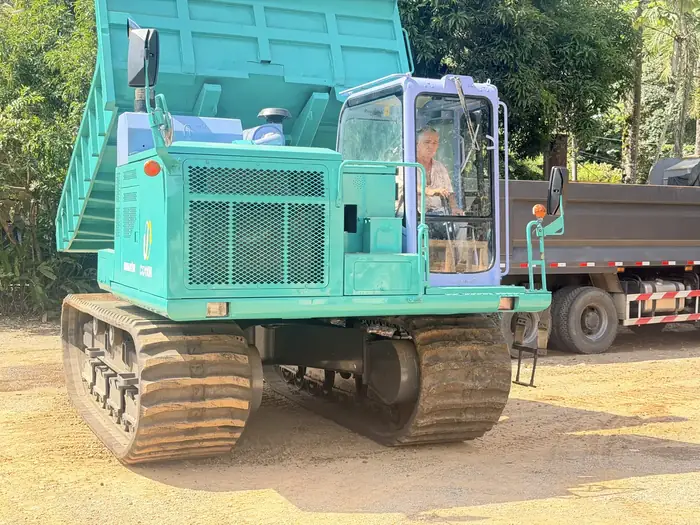 August 2026: tracked dump truck with its operator.